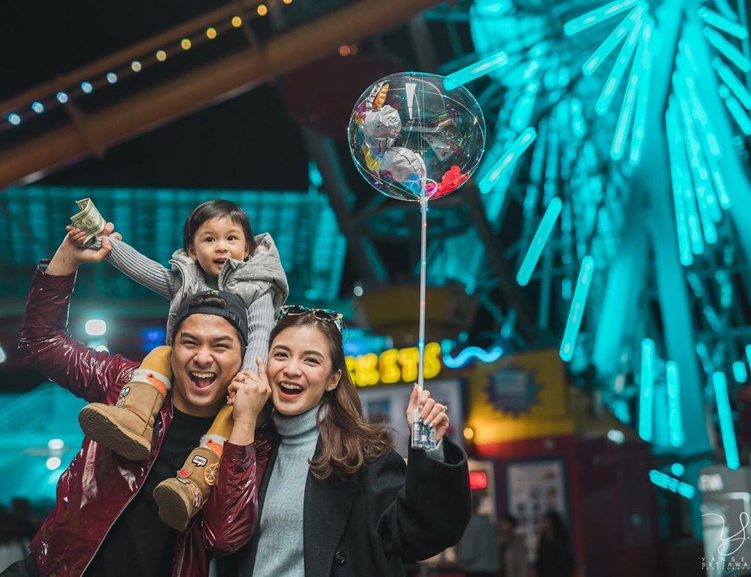 Semakin Romantis, Ini 4 Aktris Yang Adem Ayem Dalam Berumah Tangga!