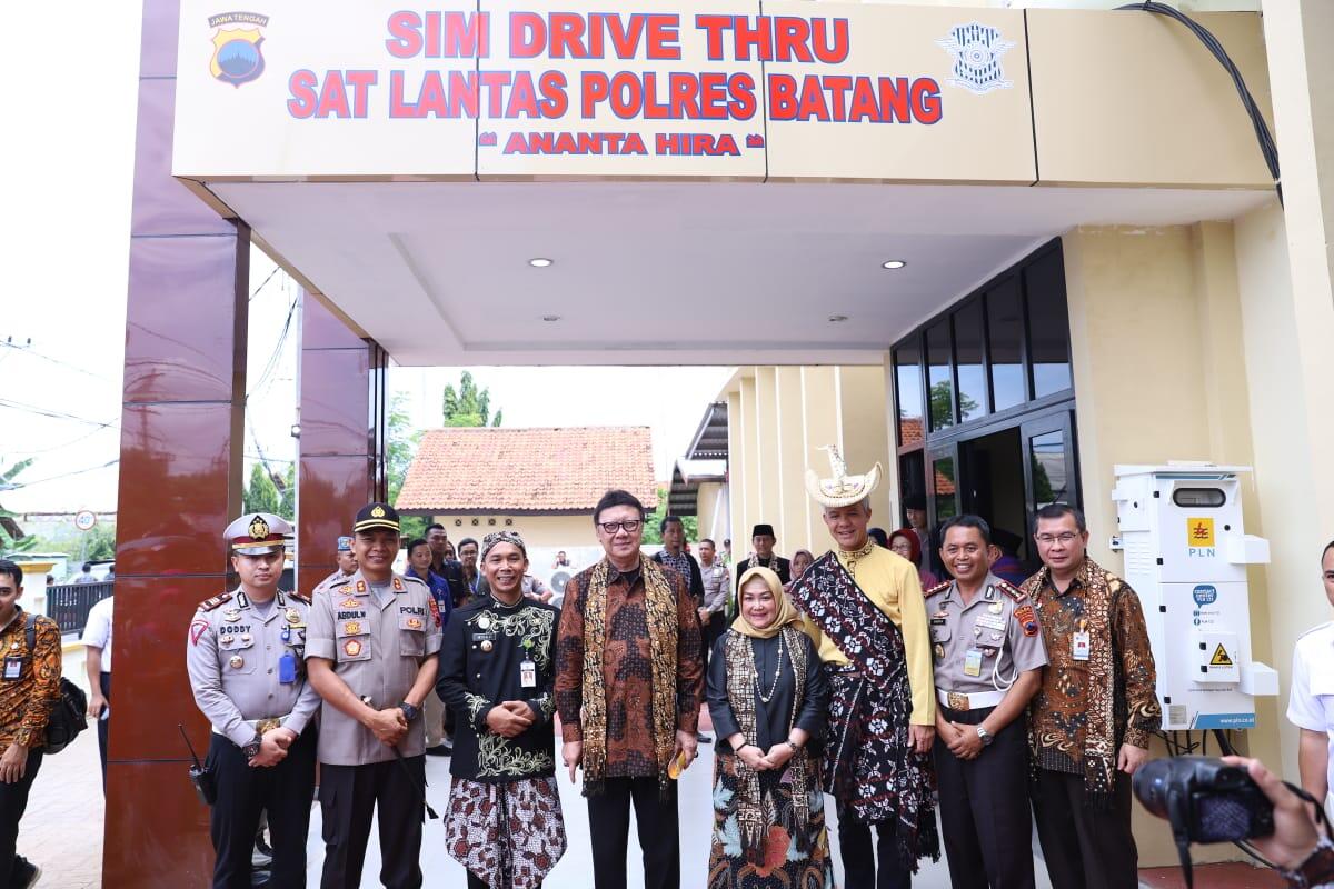 SIM Drive Thru Layani Perpanjangan SIM Dengan Cepat