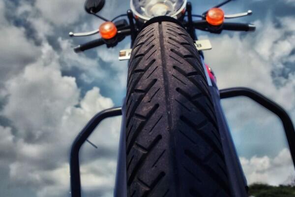3 Cara Sederhana Merawat Ban Tubeless, Biar Lebih Awet