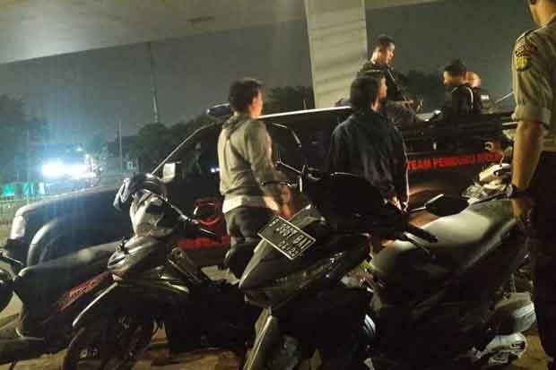 Geng Motor Terlibat Tawuran, Polisi Bekuk Pelaku dan Barang Bukti