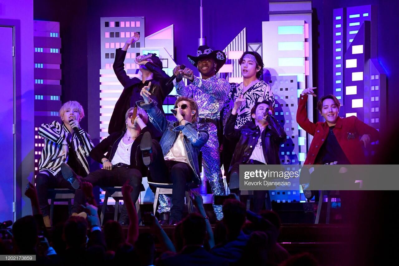 BTS Suguhkan Penampilan Memukau dalam GRAMMY Awards 2020