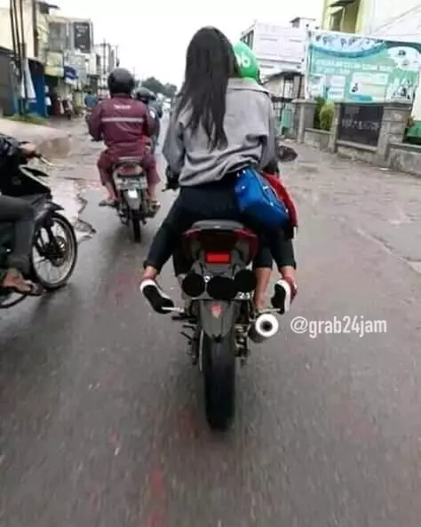 8 Gambaran gak Enaknya Bonceng Motor Gede. Yang Terlihat Keren Belum Tentu Nyaman,Ya~