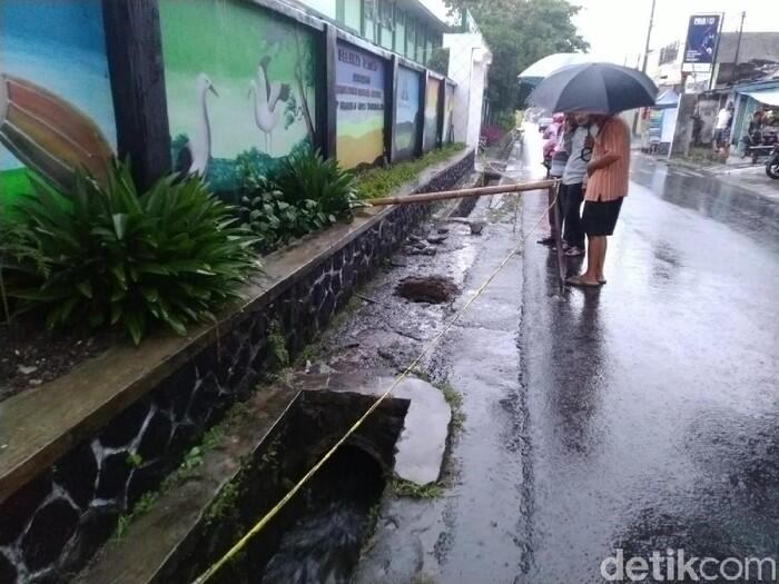 Mayat Anak di Gorong-gorong SMPN 6 Tasikmalaya Masih Berseragam Lengkap