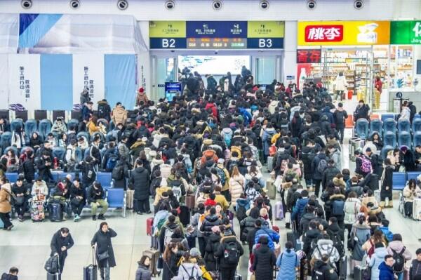 10 Foto Mudik Imlek di Tiongkok di Tengah Penyebaran Virus Corona