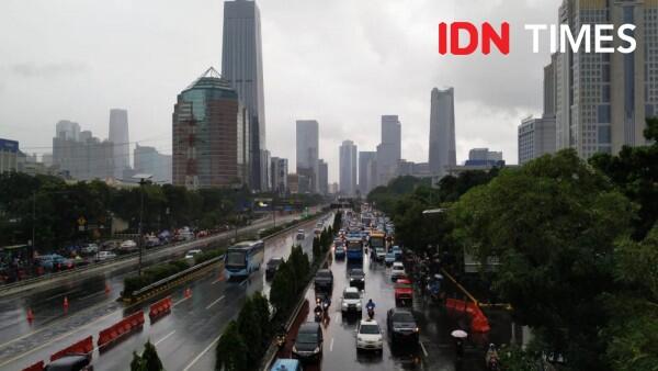 Diguyur Hujan Sejak Minggu Malam Cipulir Banjir Hingga 110 Centimeter