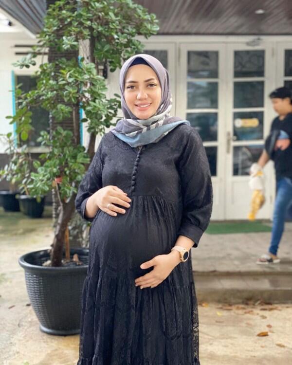 10 Potret Mama Lita MasterChef dari Hamil hingga Melahirkan Anak Ke-3