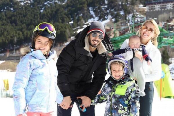 10 Potret Kehangatan Luiz Suarez Bersama Keluarga Kecilnya, Harmonis!