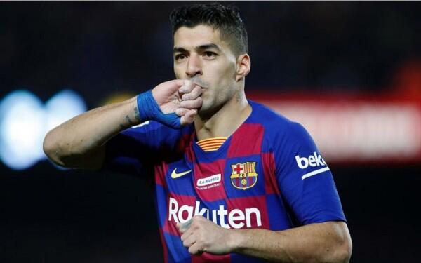 10 Potret Kehangatan Luiz Suarez Bersama Keluarga Kecilnya, Harmonis!