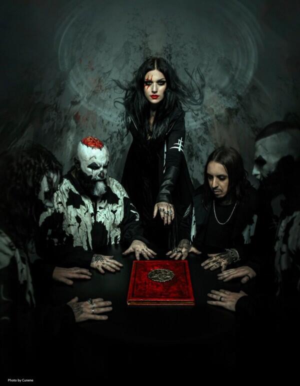 5 Fakta Lacuna Coil, Band Gothic Metal asal Italia yang Sangar