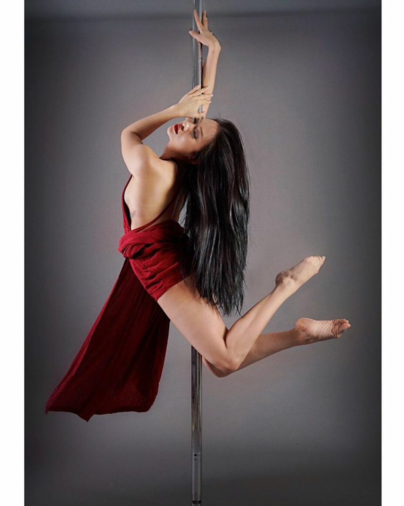 Kenali Sisi Gelap Dan Sejuta Manfaat Pole Dance, Olahraga Penakhluk Kaum Pria!