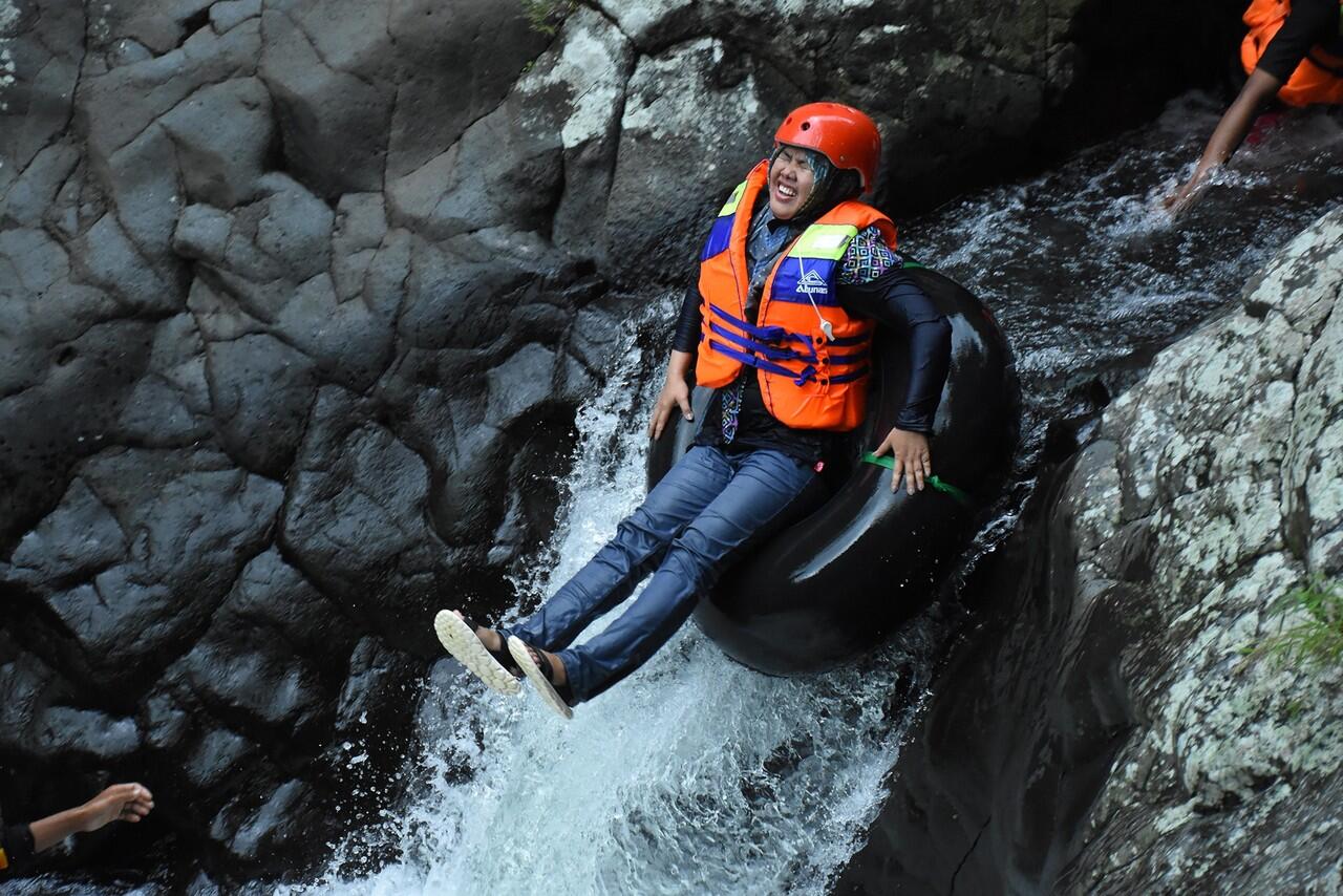  &#91; Purwokerto &#93; RIVER TUBING DAYUNG ADVENTURE