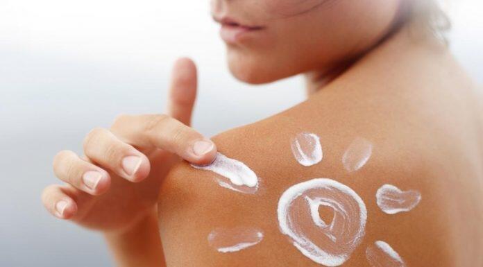 Tips Gunakan Sunscreen untuk Lindungi Kulitmu Dari Teriknya Matahari!