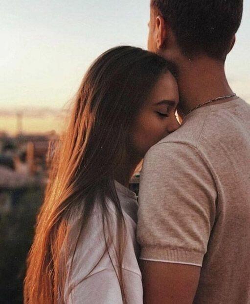 Enggak Perlu Minder, Berikut 7 Kebaikan Saat Kamu Punya Pasangan yang Lebih Tua
