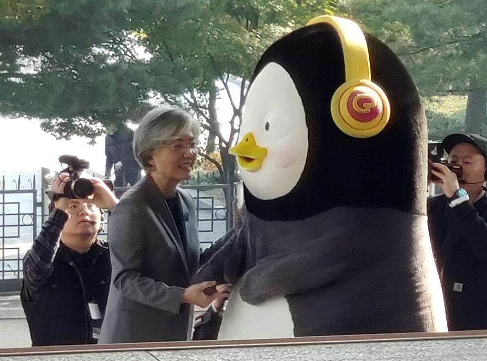 Yuk, Kenalan dengan Pengsoo : Penguin yang Populernya Ngalahin BTS