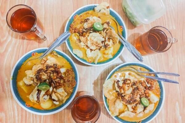 5 Rekomendasi Lontong Kari Enak di Bandung, Cocok Pisan buat Sarapan!