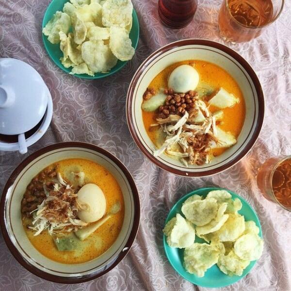 5 Rekomendasi Lontong Kari Enak di Bandung, Cocok Pisan buat Sarapan!