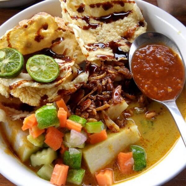 5 Rekomendasi Lontong Kari Enak di Bandung, Cocok Pisan buat Sarapan!