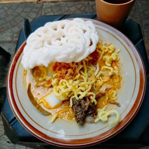 5 Rekomendasi Lontong Kari Enak di Bandung, Cocok Pisan buat Sarapan!
