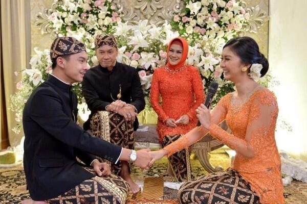 Dekorasi Pengajian hingga Siraman Kevin Liliana, Indah Bertabur Bunga