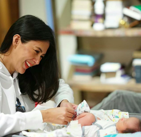 Mama Muda Hits, 10 Momen Penuh Kasih Paula Verhoeven Momong Baby Kiano