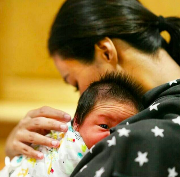 Mama Muda Hits, 10 Momen Penuh Kasih Paula Verhoeven Momong Baby Kiano