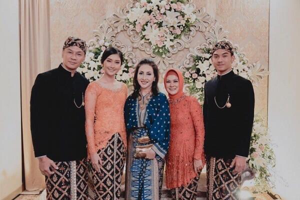 10 Potret Pengajian dan Siraman Kevin Lilliana Miss International 2017