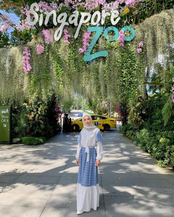 10 Inspirasi Hijab Street Style ala Poppy Bunga, Tampil Elegan