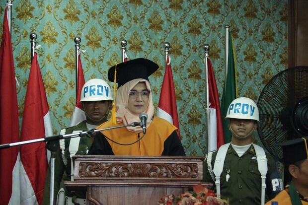 Raih Gelar Profesor, Leny Nofianti Cetak Hattrick di UIN Suska, Riau