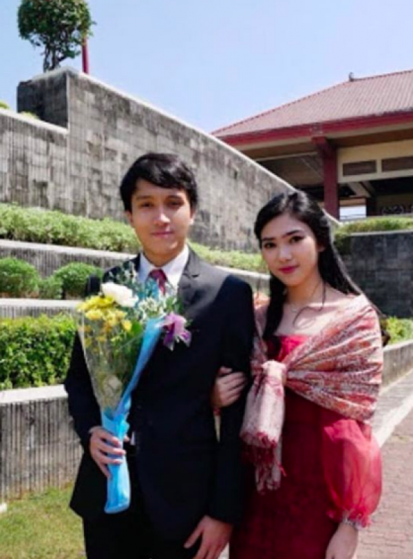 Menikah Setelah 12 Tahun Pacaran, 10 Perjalanan Cinta Isyana & Rayhan