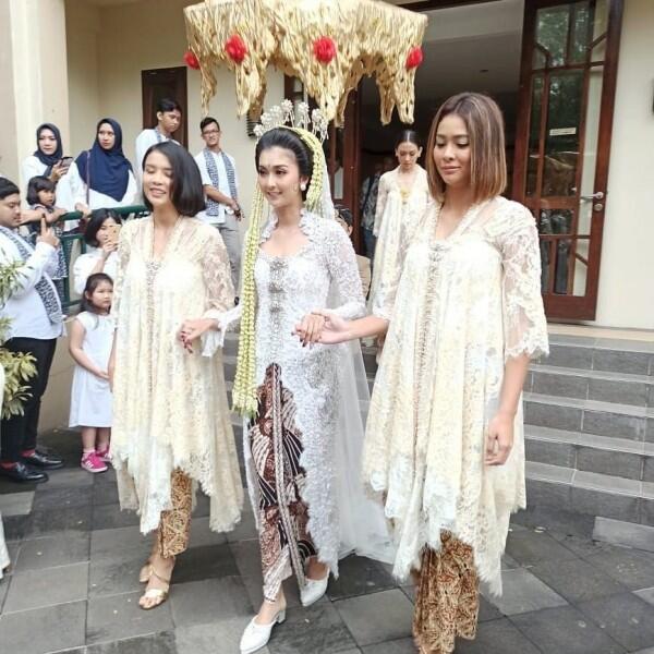 9 Style dan Makeup Akad Nikah Kevin Liliana, Adat Sunda Tanpa Siger