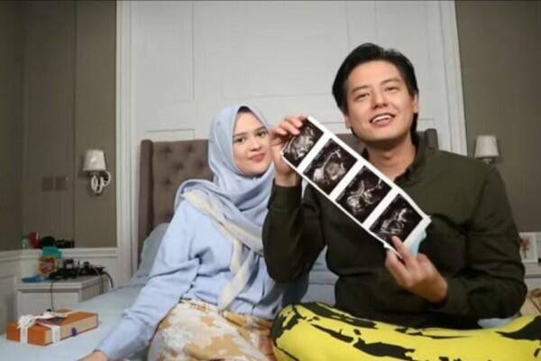 Umumkan Kehamilan, 10 Potret Kemesraan Roger Danuarta & Cut Meyriska