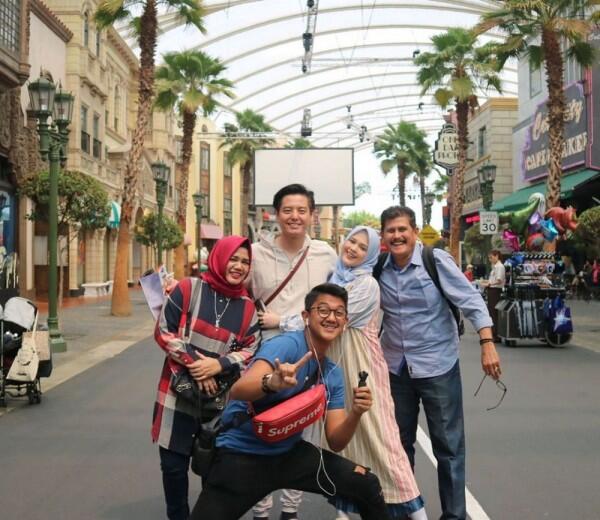 Umumkan Kehamilan, 10 Potret Kemesraan Roger Danuarta & Cut Meyriska