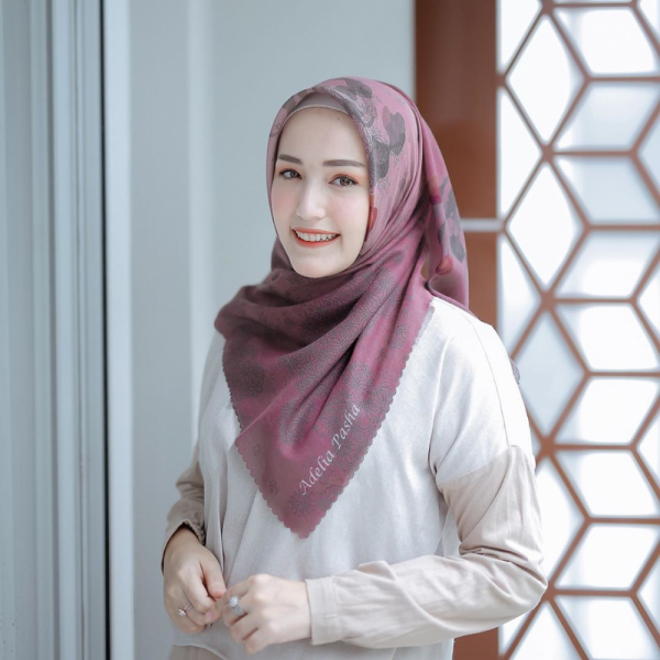 Jadi Ibu Siaga, 10 Gaya Adelia Pasha yang Manis & Menawan