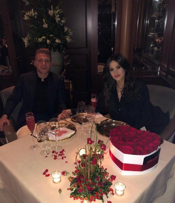 Family Goal, Ini 9 Potret Pesepak Bola Ciro Immobile Bersama Keluarga