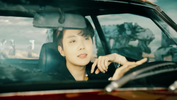 9 Potret J-Hope BTS dalam Keindahan Dunia 'Ego' Lewat Comeback Trailer