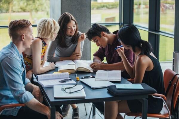 Lagi Bagi-Bagi Beasiswa, Yuk Kenalan dengan IE University