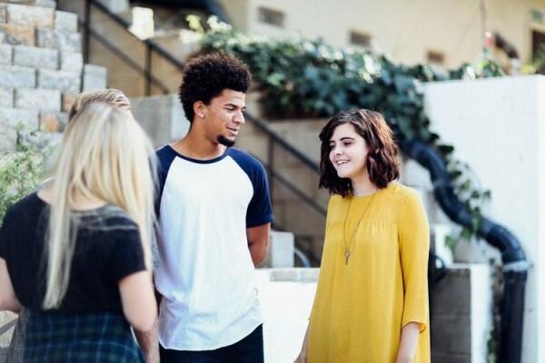 5 Hal yang Bikin Orang Introvert Gak Nyaman dalam Hubungan Asmara