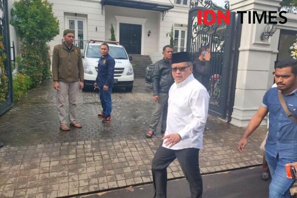 Melayat ke Rumah Duka Gus Sholah, Sekjen PDIP Datang Tanpa Megawati