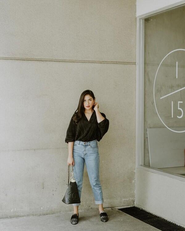 Style Manis Pakai Flatshoes ala Seleb, Bisa buat Berbagai Acara!