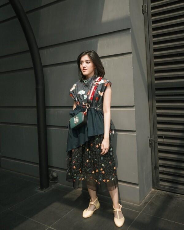 Style Manis Pakai Flatshoes ala Seleb, Bisa buat Berbagai Acara!