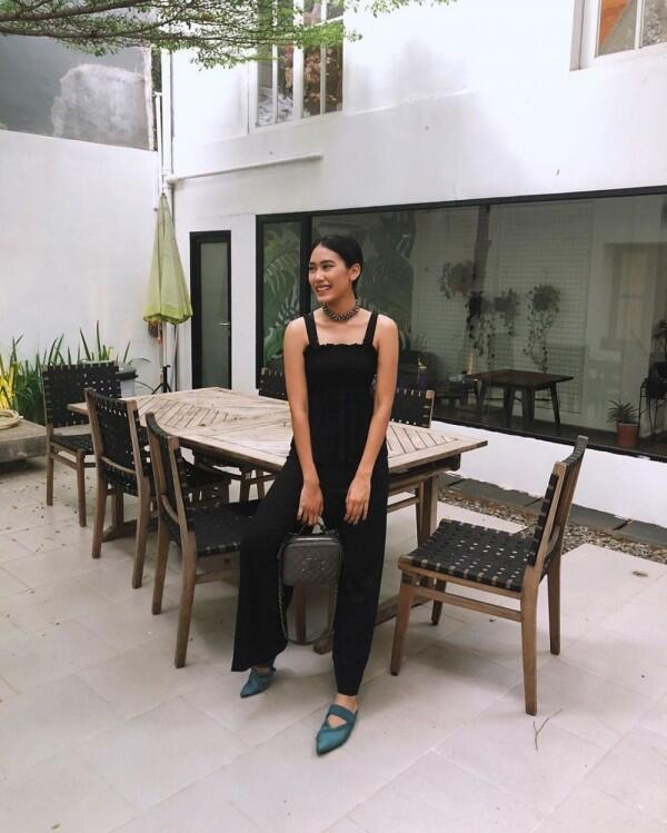 Style Manis Pakai Flatshoes ala Seleb, Bisa buat Berbagai Acara!