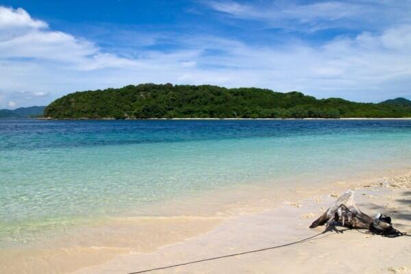10 Rekomendasi Tempat Wisata Indah di NTB, Gak Cuma Labuan Bajo