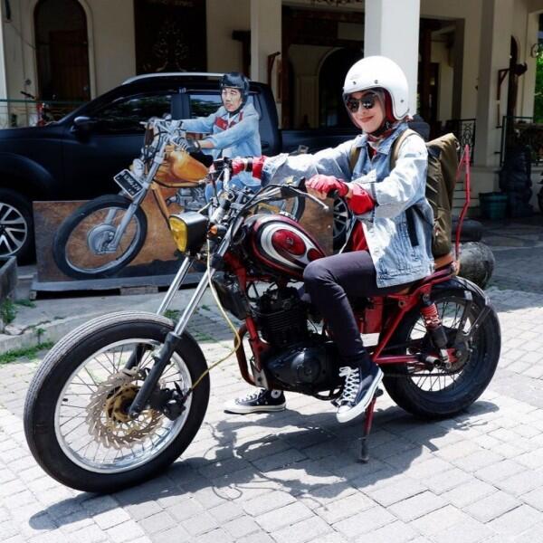 5 Tips Aman Naik Motor ala Hijaber, Pastikan Sebelum Berkendara, ya!