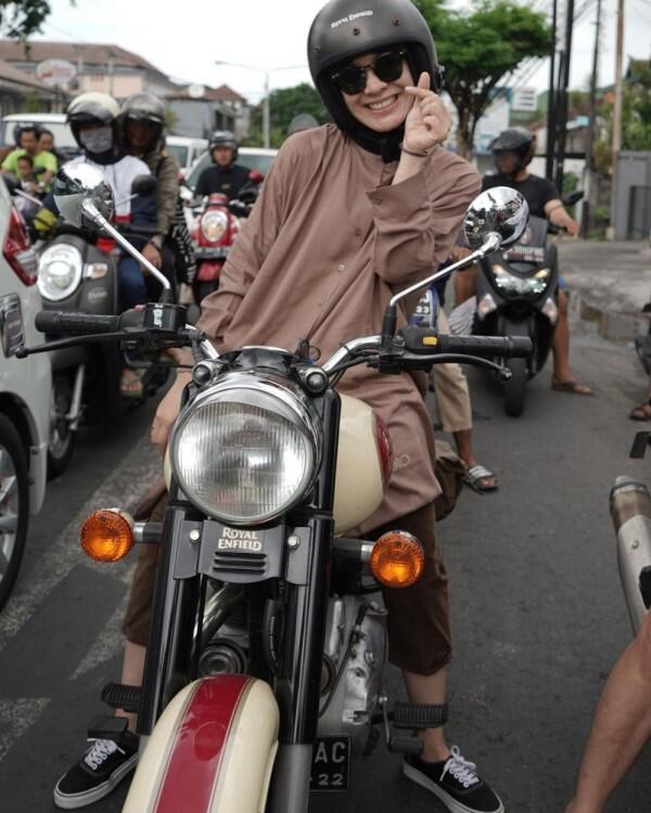 5 Tips Aman Naik Motor ala Hijaber, Pastikan Sebelum Berkendara, ya!