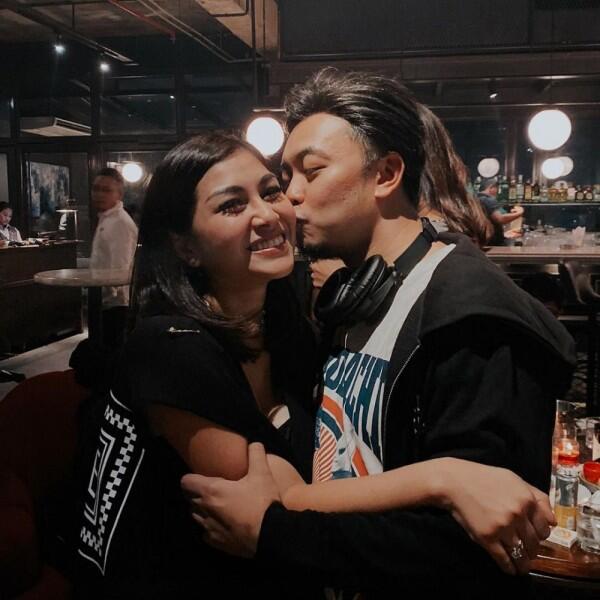 10 Potret Awetnya Rumah Tangga Nisya Ahmad & Suami, 11 Tahun Menikah!