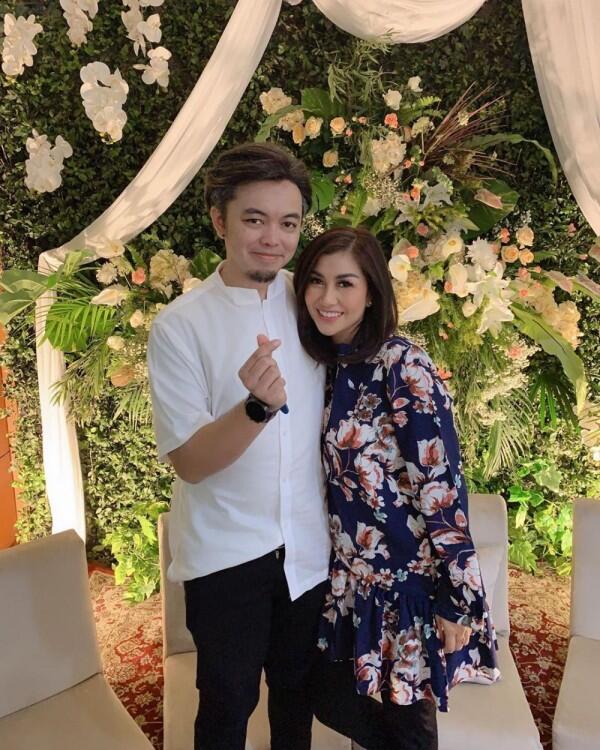 10 Potret Awetnya Rumah Tangga Nisya Ahmad & Suami, 11 Tahun Menikah!