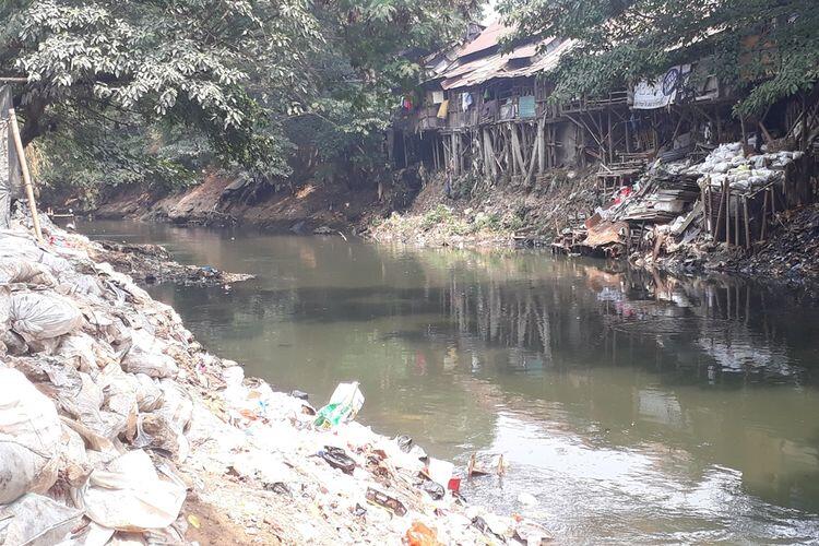 Normalisasi Mandek 3 Tahun, Minta Pemprov DKI Tertibkan Warga di Bantaran Ciliwung

