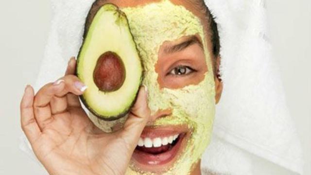 Cantik Alami dengan 5 Buah yang Bagus untuk Kulit Ini
