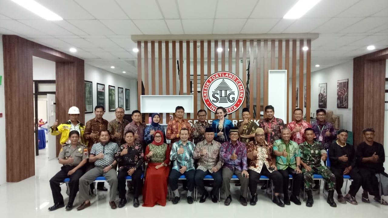 HUT PT. SEMEN Ke-6, Kasdim Nobar Wayang dengan Lakon “Gatotkaca Winisuda”