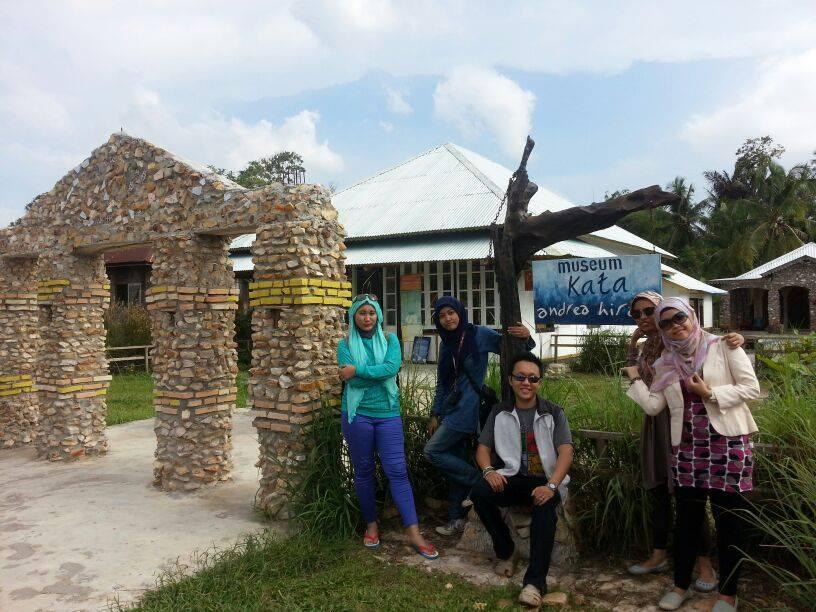 Laskar Perempuan ke Negeri Pelangi